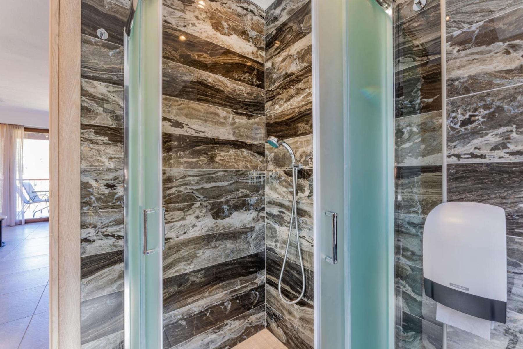 Penelope Luxury Suites Fourka Exterior foto